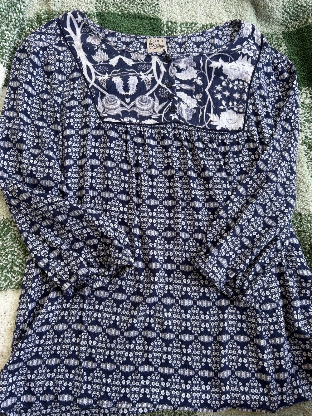 Como Vintage Navy and White Floral Yoke Tunic